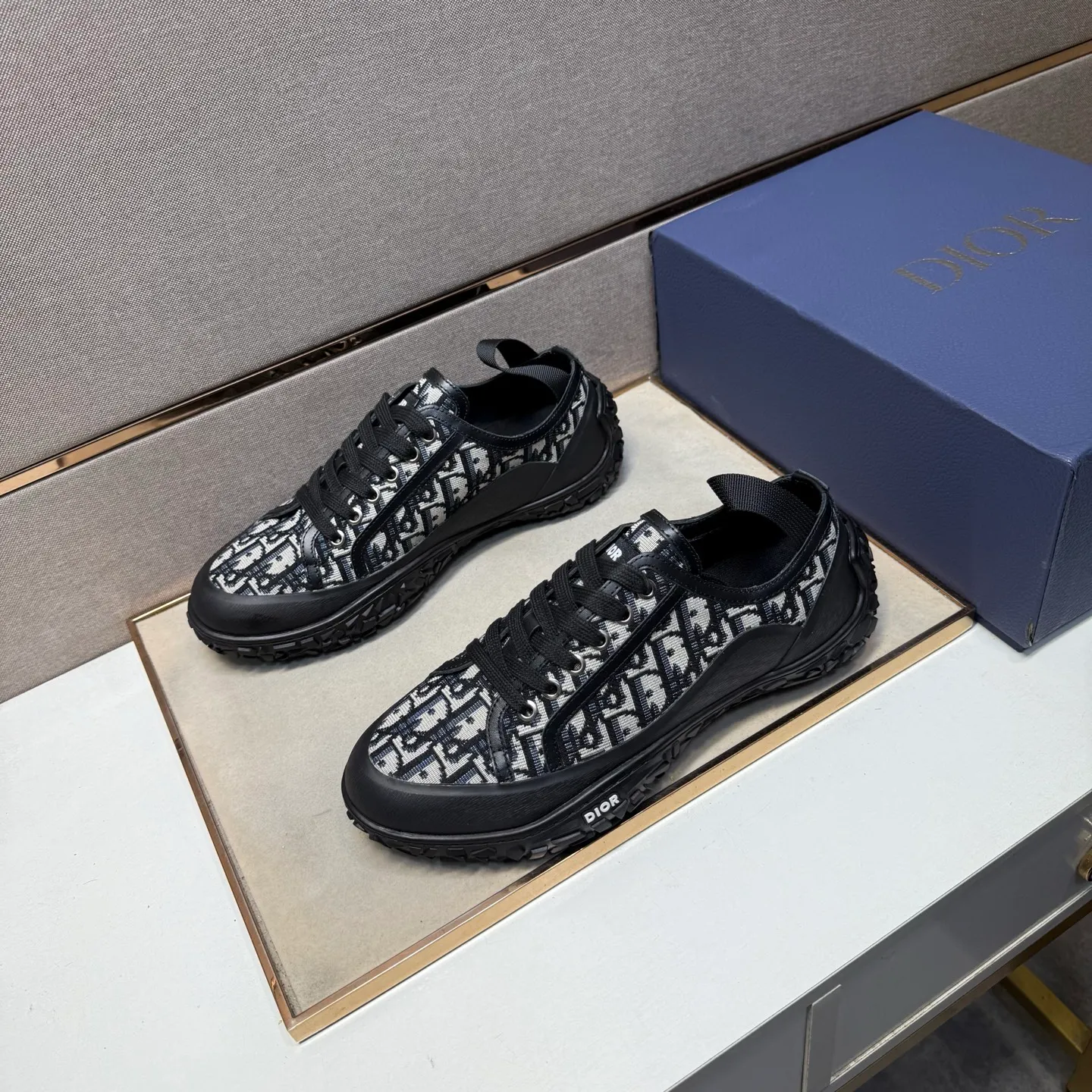 ⬛️Men's shoes 💰p442 [Dior~] Men's casual shoes 2025z cabinet sales simultaneously 🔶Size: 39-44 #️⃣ 🔷2 colors🔜The upper is made of multi-material splicing➕Genuine leather lining, comfortable and breathable, sole: original comfortable and wear-resistant outsole, ⚠️Real shot📱Photographed🎬The real thing is better📢📢📢